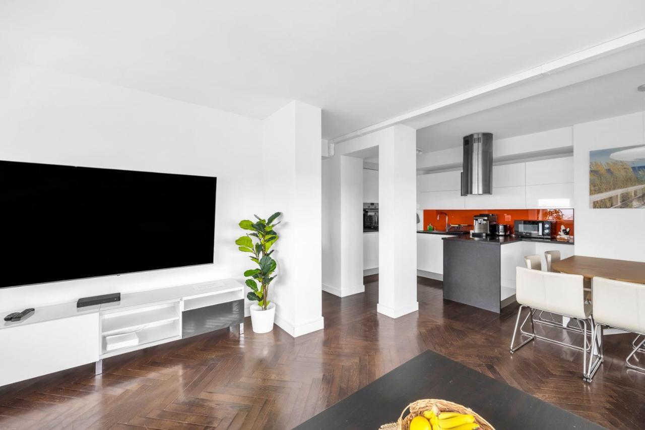 23Rd Floor 3Br Apt With Views Of Warsaw Exterior photo
