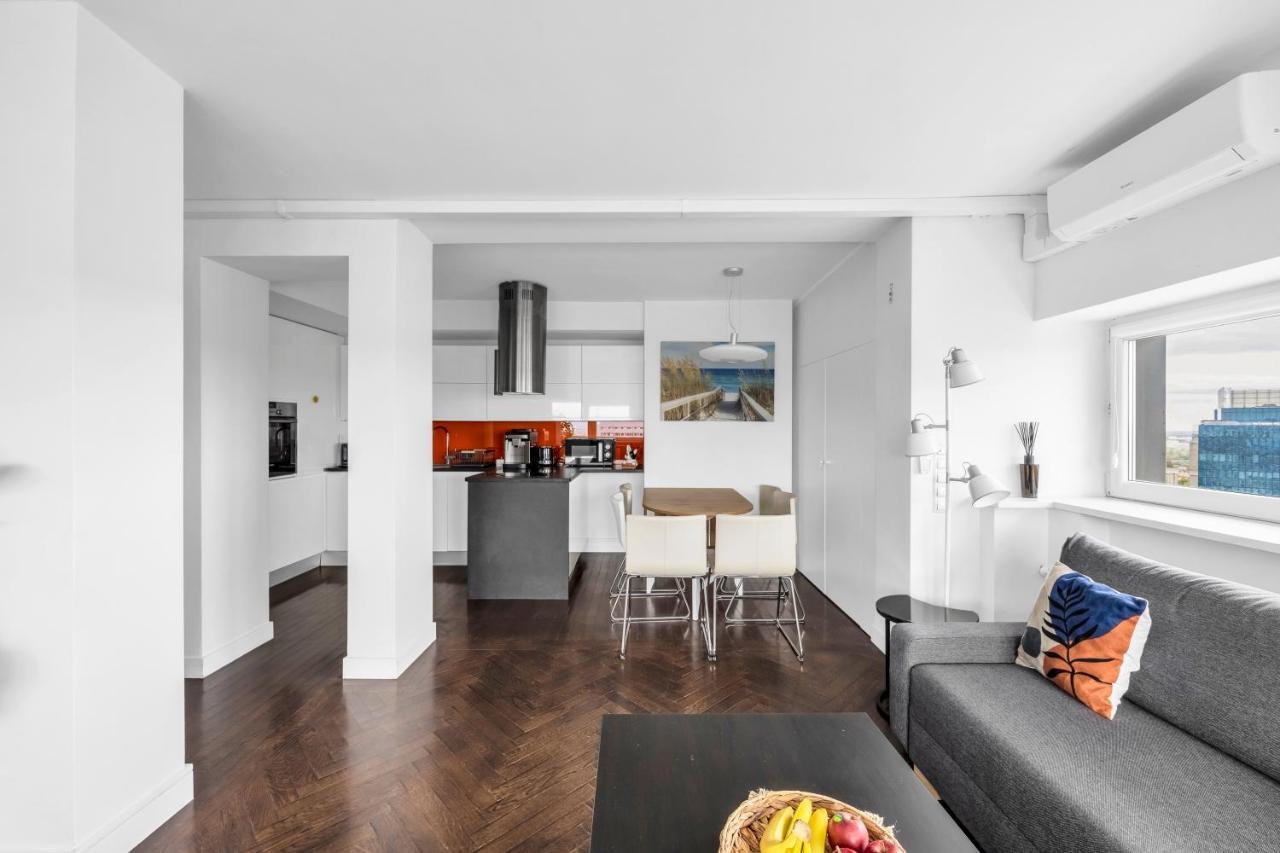 23Rd Floor 3Br Apt With Views Of Warsaw Exterior photo
