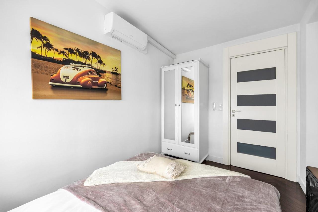 23Rd Floor 3Br Apt With Views Of Warsaw Exterior photo